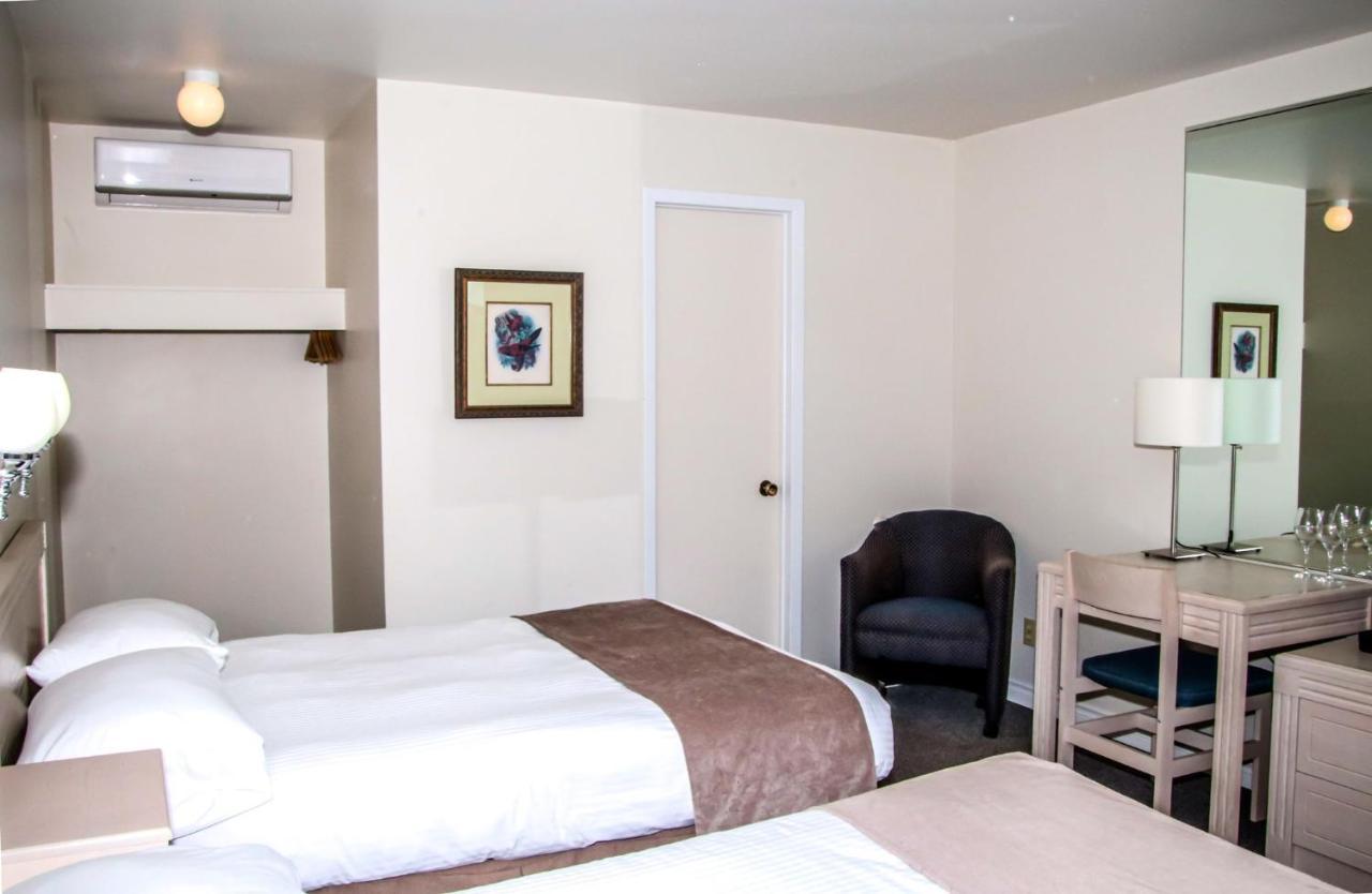 Hotel Les Trois Soeurs Perce Bagian luar foto