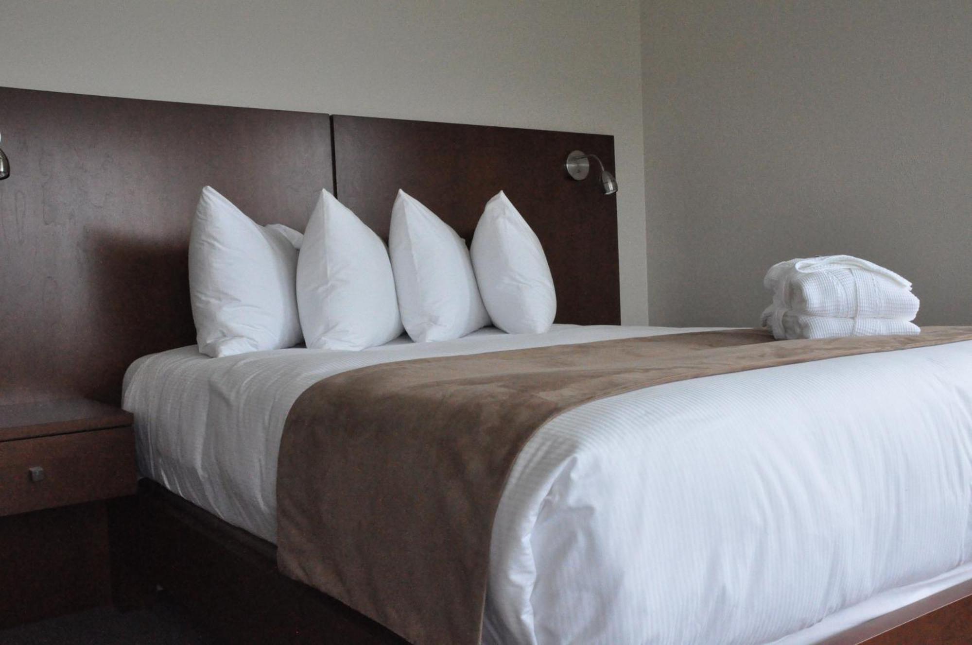 Hotel Les Trois Soeurs Perce Bagian luar foto