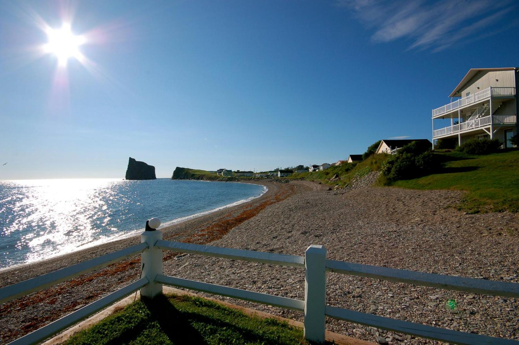 Hotel Les Trois Soeurs Perce Bagian luar foto