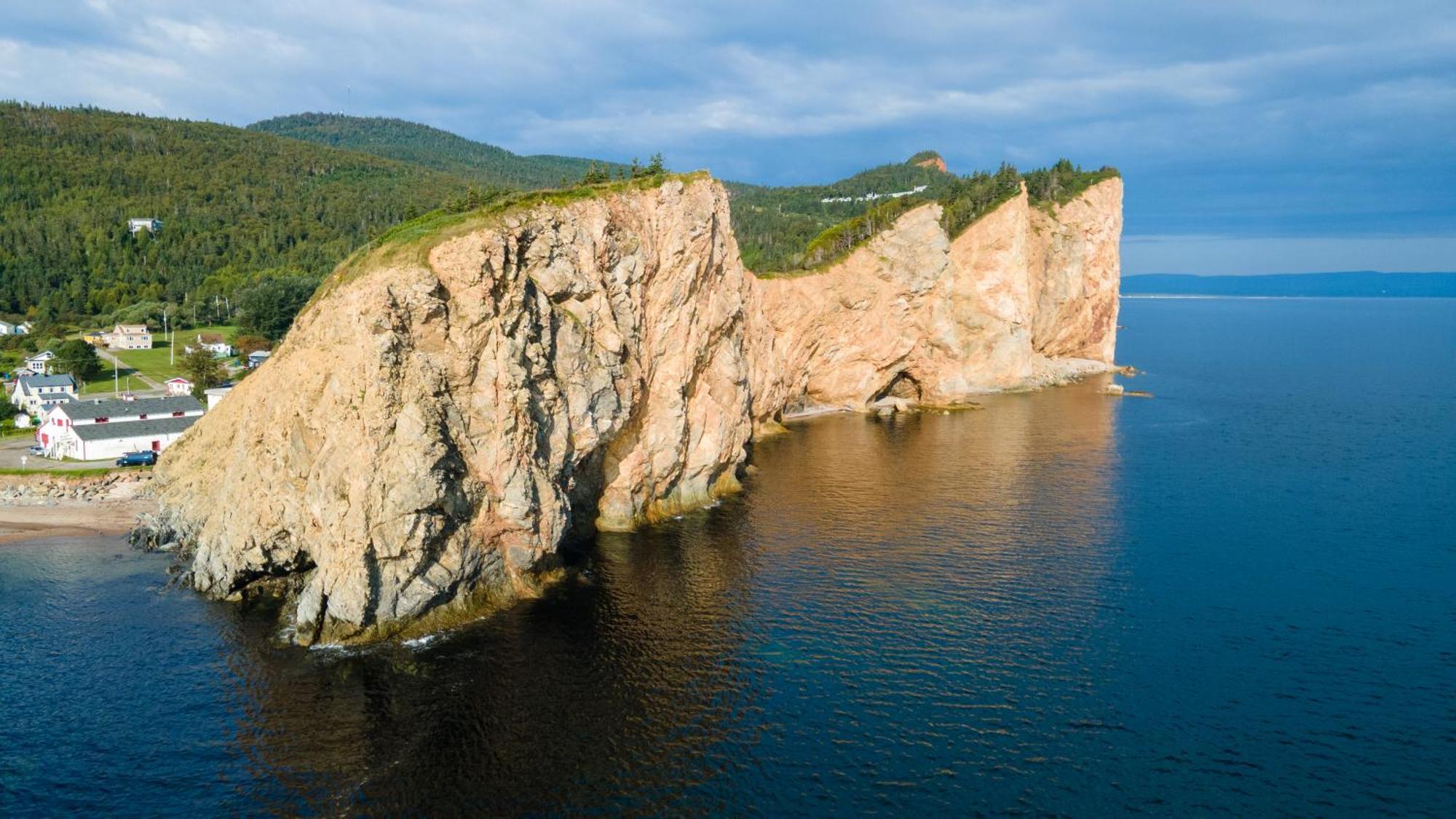 Hotel Les Trois Soeurs Perce Bagian luar foto