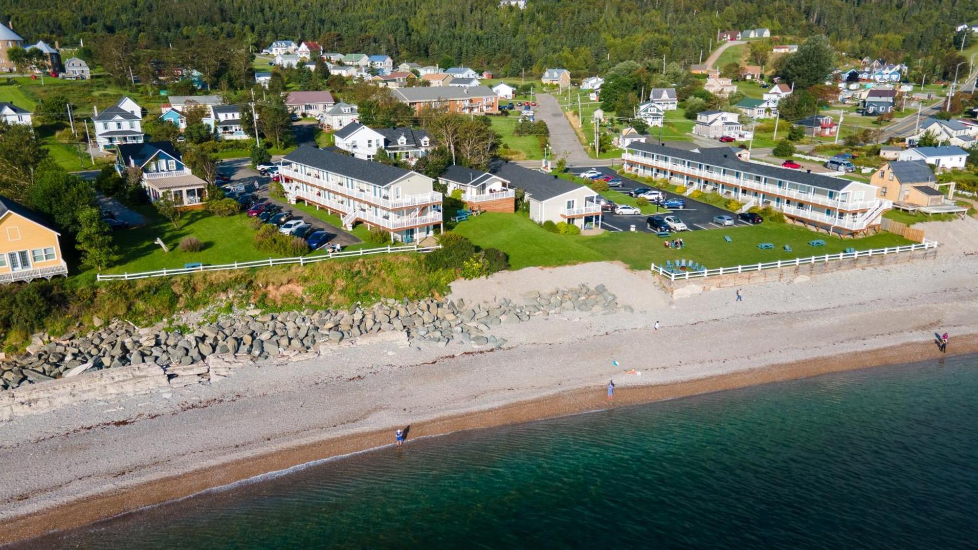Hotel Les Trois Soeurs Perce Bagian luar foto