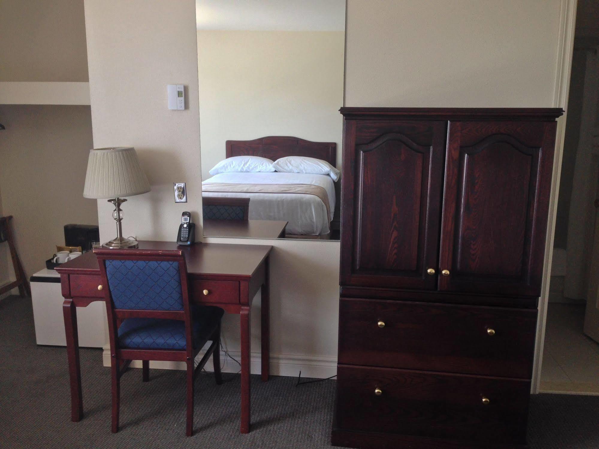 Hotel Les Trois Soeurs Perce Bagian luar foto